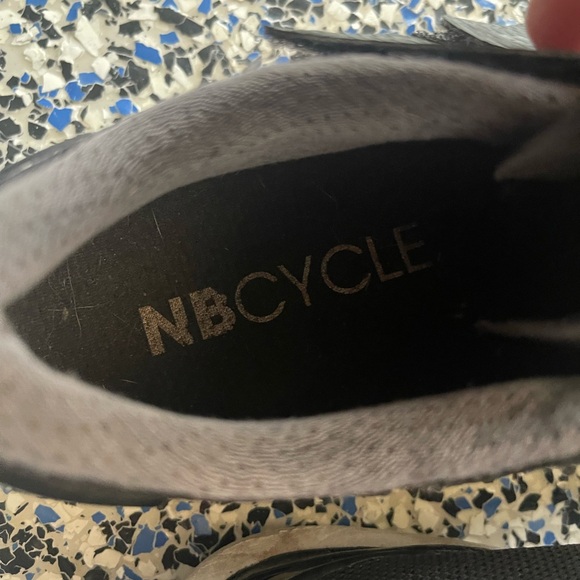 New Balance Cycling Shoes - Picture 2 of 3